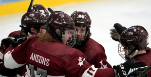 Latvijas izlase sagrauj Itāliju un iekļūst Jaunatnes olimpiādes pusfinālā