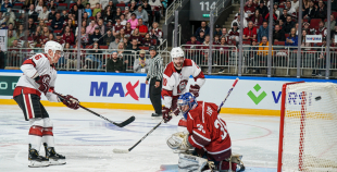 Hokeja leģendu spēles pamatlaiks noslēdzas ar draudzīgu neizšķirtu