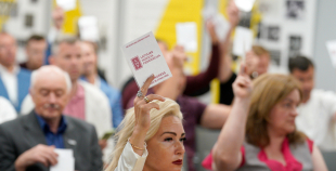 Aigars Kalvītis pārliecinoši ievēlēts par Latvijas Hokeja federācijas prezidentu