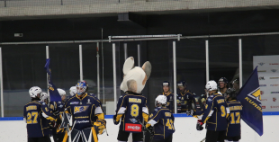 "Mogo" ar 5:3 sezonas pirmajā spēlē sarūgtina čempionus "Kurbads"