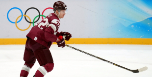 Latvija hokeja izlase sīvā cīņā atzīst Somijas pārākumu