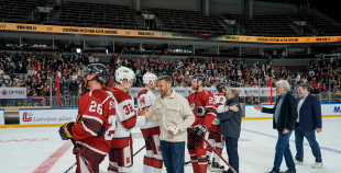 Hokeja leģendu spēles pamatlaiks noslēdzas ar draudzīgu neizšķirtu
