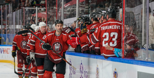 Hokeja leģendu spēles pamatlaiks noslēdzas ar draudzīgu neizšķirtu