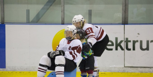 Jautrā gaisotnē aizvadīta Starptautiskā meiteņu hokeja diena