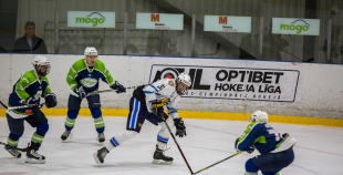 FOTO: "MOGO" ar rezultātu 7:0 sagrauj "Rīga" jaunos hokejistus 