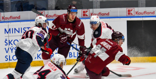 Latvijas hokeja izlase Bratislavas Ziemassvētku turnīru sāk ar uzvaru