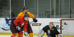 Latvijas hokeja izlase aizvada pirmo treniņu pirms gaidāmā turnīra Francijā