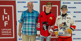 FOTO: Apbalvotas LBJČH labākās komandas un rezultatīvākie spēlētāji