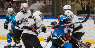 Vakar tika aizvadīta pirmā "Optibet" Baltijas sieviešu hokeja čempionāta spēle starp SHK "Laima" un "L&L Hope"