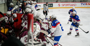Latvijas sieviešu izlase Pasaules čempionāta atklāšanas mačā piekāpjas Slovākijai