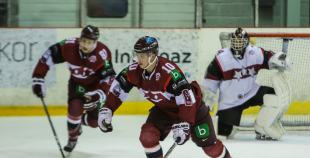 Latvijas nacionālā izlase treniņspēlē uzveic Latvijas U-18 valstsvienību