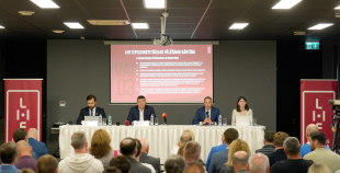 Aigars Kalvītis pārliecinoši ievēlēts par Latvijas Hokeja federācijas prezidentu