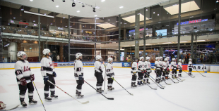 Vakar tika aizvadīta pirmā "Optibet" Baltijas sieviešu hokeja čempionāta spēle starp SHK "Laima" un "L&L Hope"