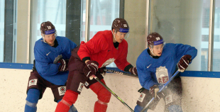 FOTO: Merzļikins un Latvijas hokeja izlases treniņš