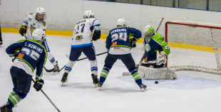 FOTO: "MOGO" ar rezultātu 7:0 sagrauj "Rīga" jaunos hokejistus 