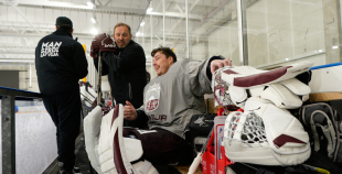 FOTO: Merzļikins un Latvijas hokeja izlases treniņš