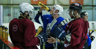 FOTO: Latvijas U-20 izlase uzsāk treniņnometni pirms pasaules čempionāta Francijā 