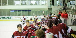 Latvijas nacionālā izlase treniņspēlē uzveic Latvijas U-18 valstsvienību