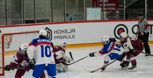 Latvijas sieviešu izlase Pasaules čempionāta atklāšanas mačā piekāpjas Slovākijai