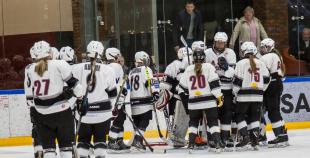 Vakar tika aizvadīta pirmā "Optibet" Baltijas sieviešu hokeja čempionāta spēle starp SHK "Laima" un "L&L Hope"