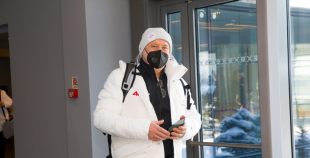 FOTO: Latvijas hokeja izlases dodas uz Pekinas olimpiskajām spēlēm