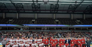 Hokeja leģendu spēles pamatlaiks noslēdzas ar draudzīgu neizšķirtu