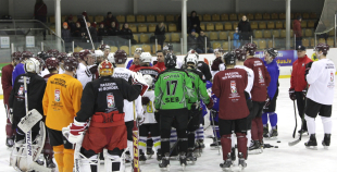 Hokeja diena: Jautrā un pozitīvā gaisotnē noslēdzies Latvijas izlases atklātais treniņš