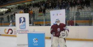 Latvijas sieviešu hokeja izlasei neveiksme pirmajā PČ spēlē