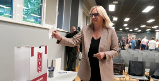 Aigars Kalvītis pārliecinoši ievēlēts par Latvijas Hokeja federācijas prezidentu