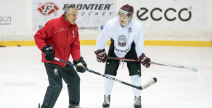 Latvijas izlases treniņnometnei pievienojušies Kaspars Daugaviņš un Kristaps Sotnieks