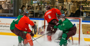 Latvijas hokeja izlase “Akropoles” ledus arēnā aizvadījusi pēdējo treniņu pirms došanās uz pasaules čempionātu 