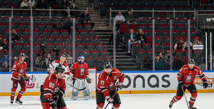 Hokeja leģendu spēles pamatlaiks noslēdzas ar draudzīgu neizšķirtu
