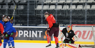 FOTO: Latvijas izlases treniņš Seržī ledus arēnā 