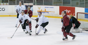 Latvijas izlases treniņnometnei pievienojušies Kaspars Daugaviņš un Kristaps Sotnieks