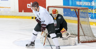 Latvijas izlases treniņnometnei pievienojušies Kaspars Daugaviņš un Kristaps Sotnieks