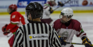 Latvijas U-18 izlase vēl vienā ilgstošā bullīšu sērijā svin uzvaru pār Baltkrieviju