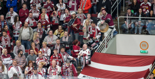 Latvijas hokeja izlase aizraujošā mačā piekāpjas Krievijas valstsvienībai 