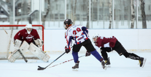 Ar aizraujošiem mačiem noslēdzies Rīgas atklātais skolu čempionāts
