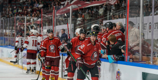 Hokeja leģendu spēles pamatlaiks noslēdzas ar draudzīgu neizšķirtu