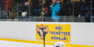 FOTO: U-9 sabraukums Ventspilī