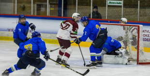 Latvijas U-18 izlase turnīru Jelgavā noslēdz ar neveiksmi pret kazahiem 