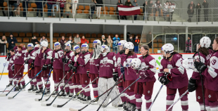 Latvijas sieviešu izlase Pasaules čempionāta atklāšanas mačā piekāpjas Slovākijai