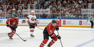 Hokeja leģendu spēles pamatlaiks noslēdzas ar draudzīgu neizšķirtu