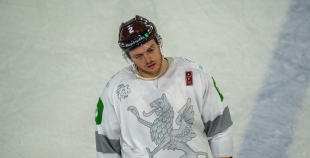 FOTO: Latvijas hokeja izlase gatavojas Pekinas olimpiskajām spēlēm