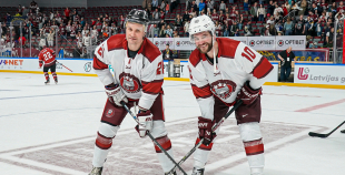 Hokeja leģendu spēles pamatlaiks noslēdzas ar draudzīgu neizšķirtu