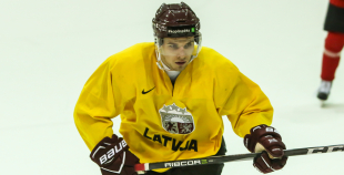 FOTO: U-20 izlases pirmdienas ledus treniņš "Volvo" ledus hallē 