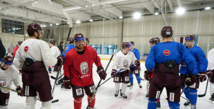 FOTO: Merzļikins un Latvijas hokeja izlases treniņš
