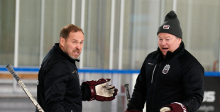 FOTO: Merzļikins un Latvijas hokeja izlases treniņš
