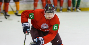 FOTO: Latvijas hokeja izlase aizvada pirmo treniņu gatavojoties pasaules čempionātam