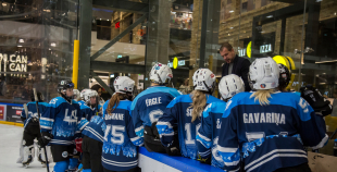 Vakar tika aizvadīta pirmā "Optibet" Baltijas sieviešu hokeja čempionāta spēle starp SHK "Laima" un "L&L Hope"